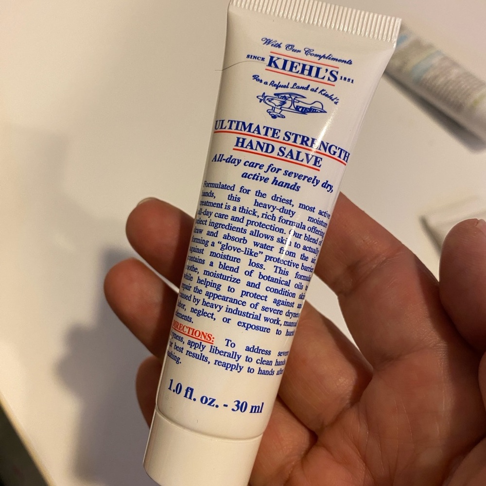 New! 8Pc Kiehl's skincare travel set - Picture 3 of 8
